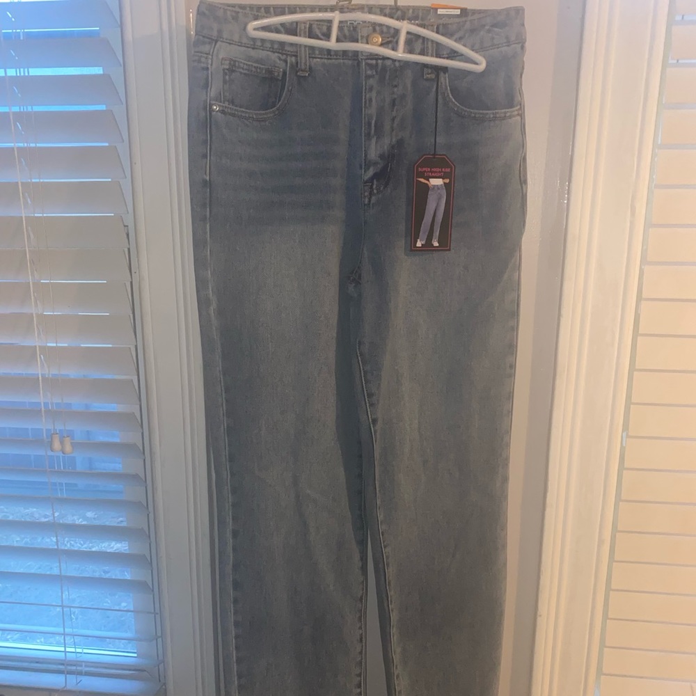 High rise straight leg jeans 90’s mom jeans